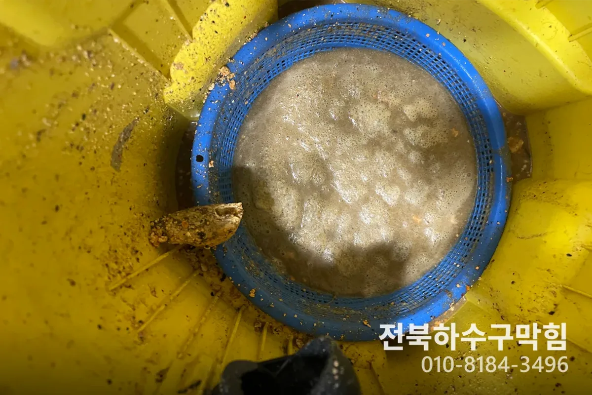 장수군 에어컨배관세척 에어컨청소얼마 작업 전 배관 상태 진단 (장수에어컨청소업체)