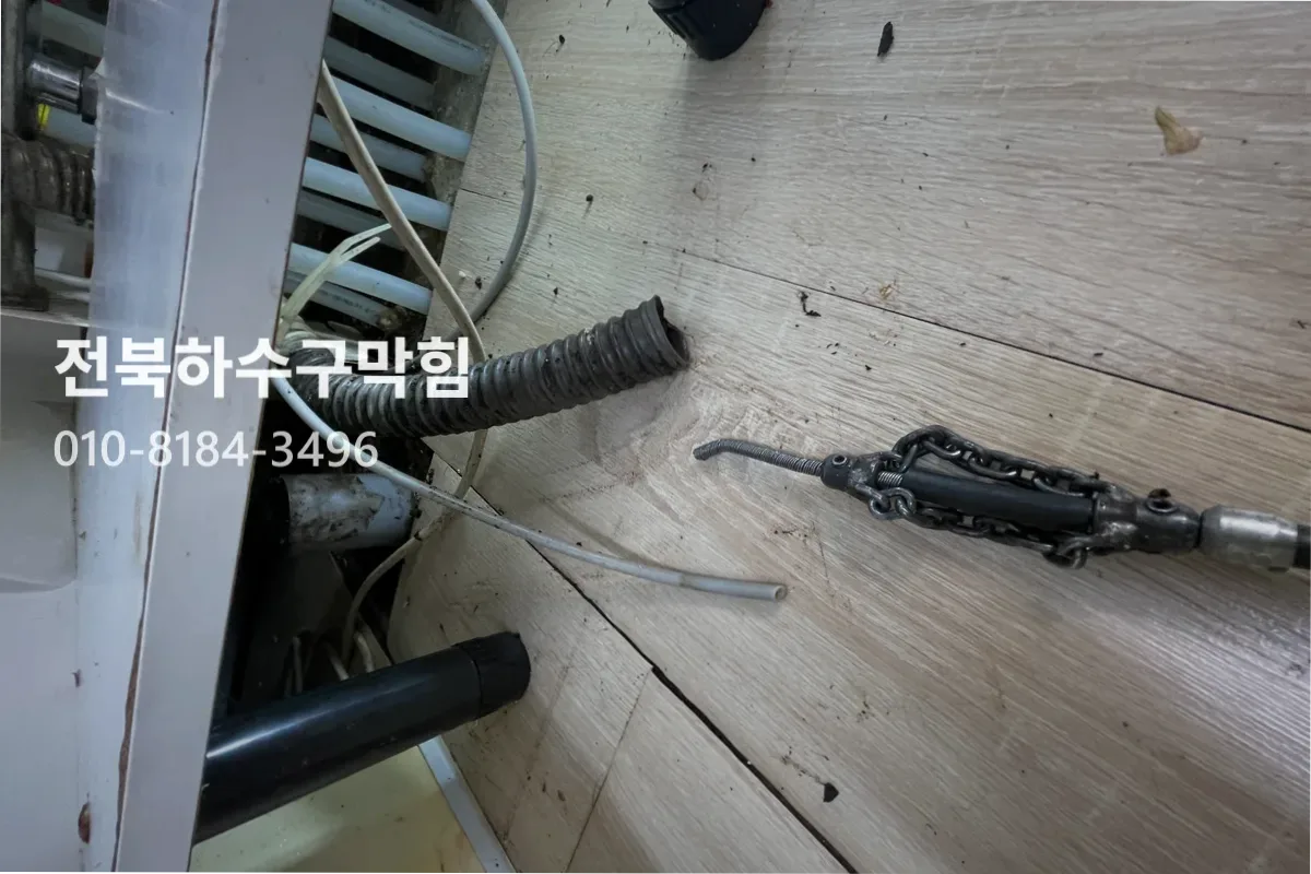 장수군 에어컨배관세척 에어컨청소비용 작업 완료 후 정상 배수 확인 (장수에어컨세척전문)