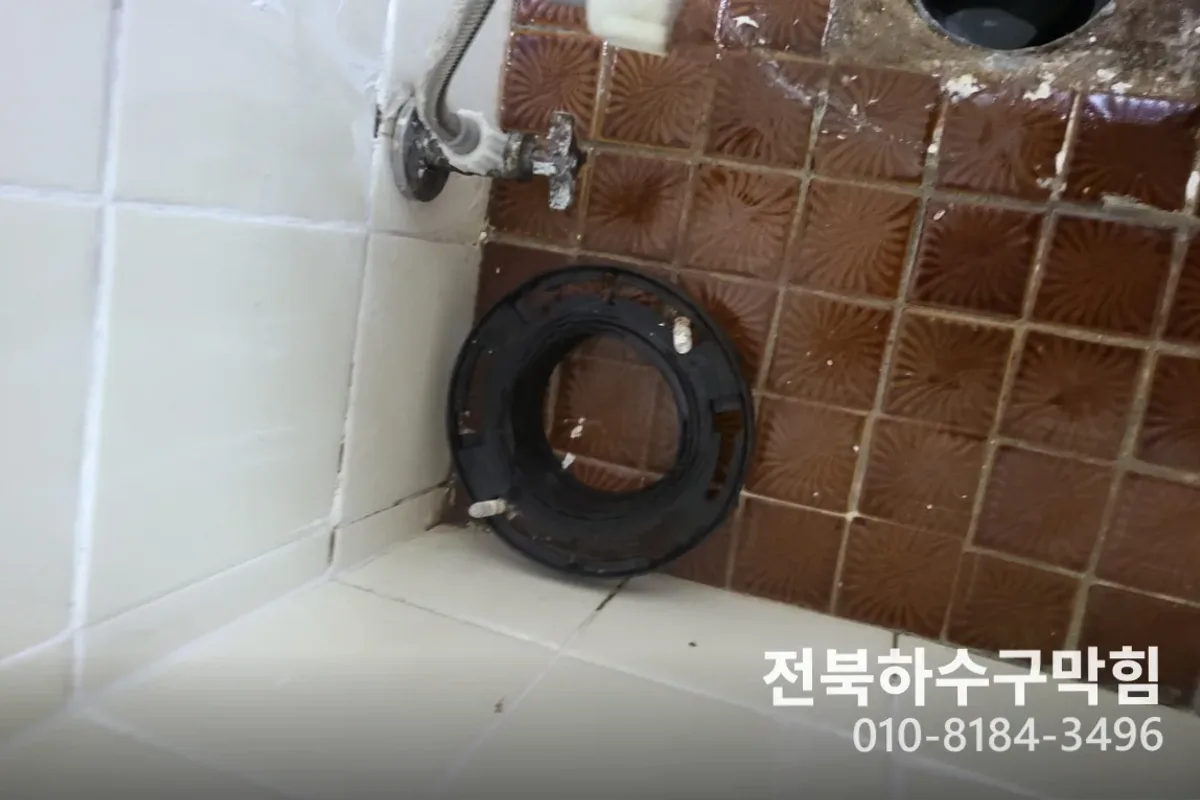 전주시 송천동 에어컨배관세척 에어컨누수긴급 작업 완료 후 정상 배수 확인 (30분)