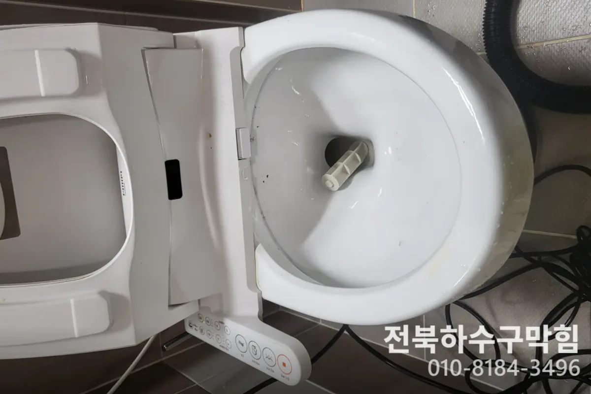 전주시 송천동 하수구막힘 하수구악취제거 작업 완료 후 정상 배수 확인 (송천동24시하수구)