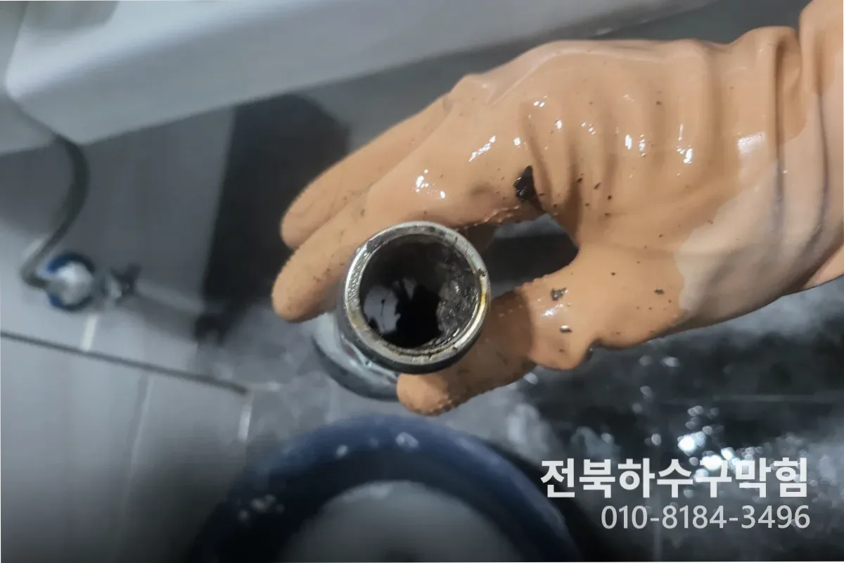 전주시 풍남동 하수구막힘 전문 장비 투입 작업 중 (3번)