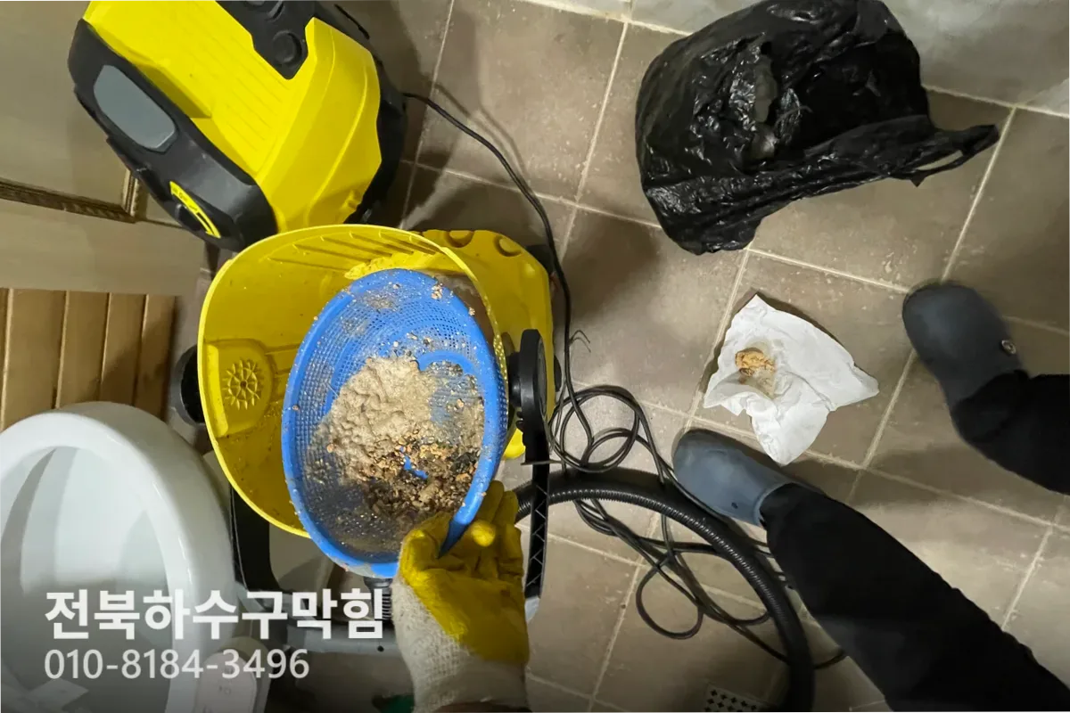 정읍시 하수구막힘 작업 완료 후 정상 배수 확인 (15년)