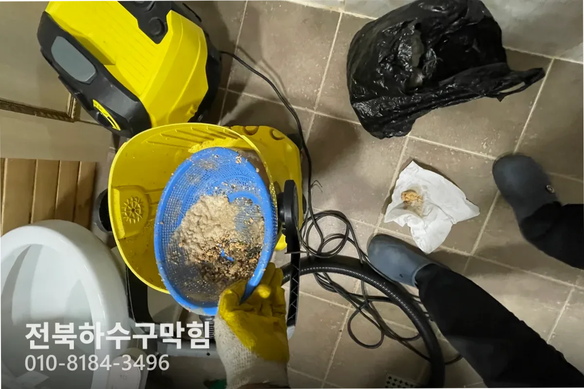 익산시 삼성동 싱크대막힘 전문 장비 투입 작업 중 (싱크대물안빠짐)