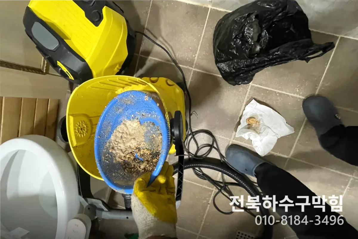 익산시 인화동 싱크대막힘 전문 장비 투입 작업 중 (싱크대역류)