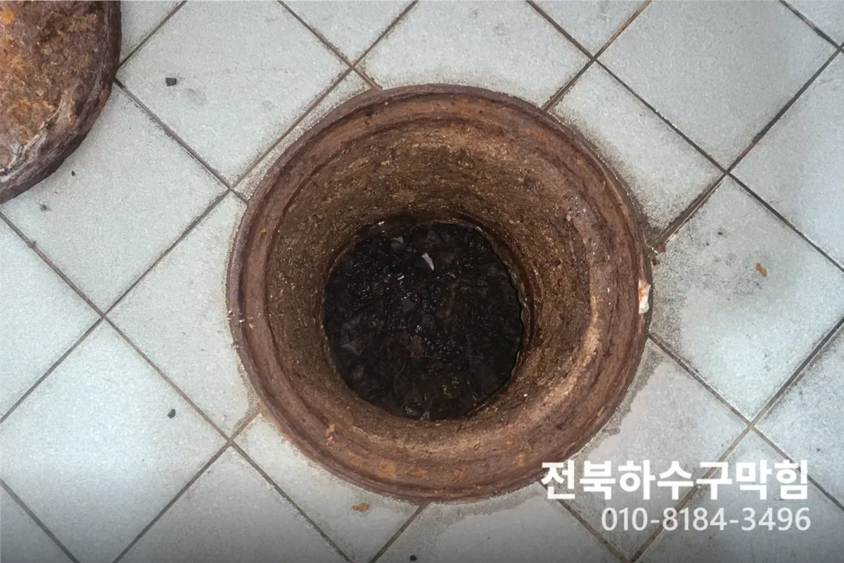 전주시 서신동 싱크대막힘 싱크대청소비용 작업 전 배관 상태 진단 (씽크대하부장냄새)