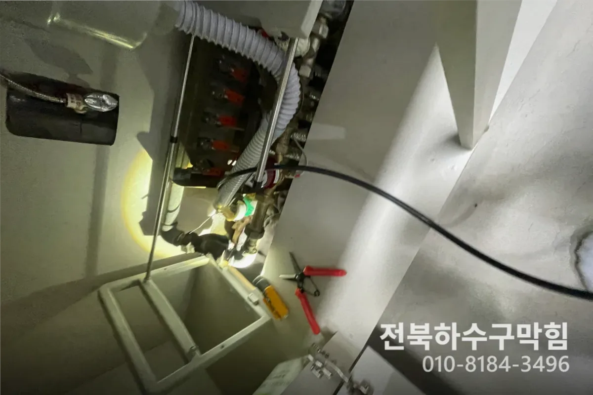 전주시 효자동 싱크대막힘 작업 완료 후 정상 배수 확인 (원룸)
