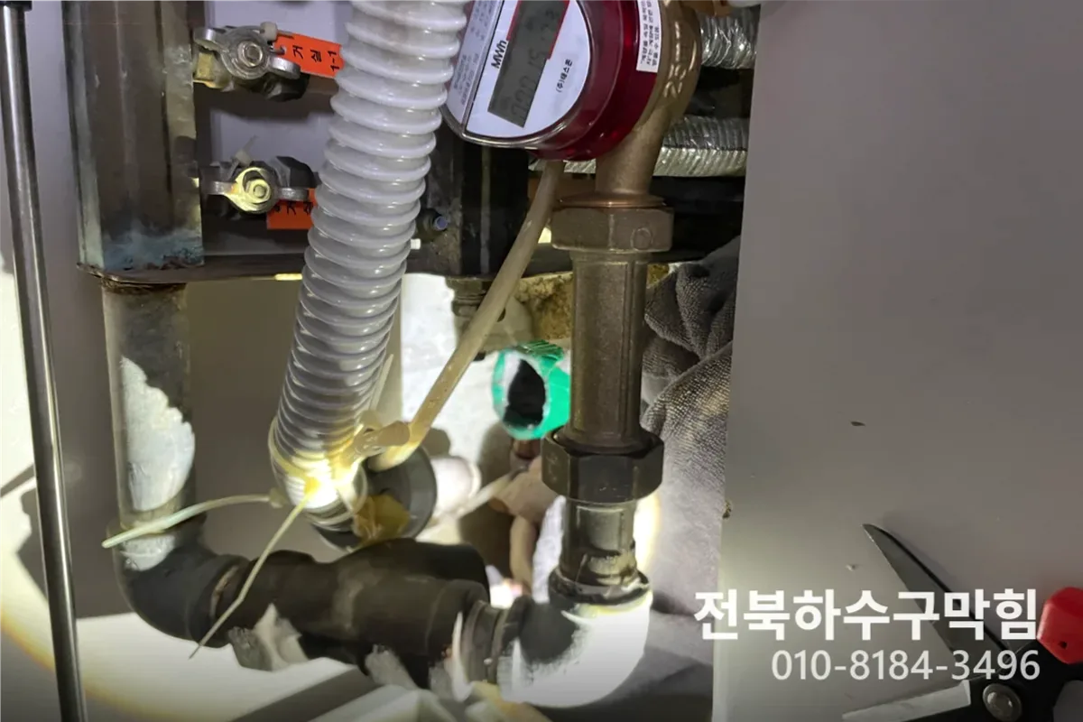 군산시 수송동 변기막힘 작업 전 배관 상태 진단 (변기역류)
