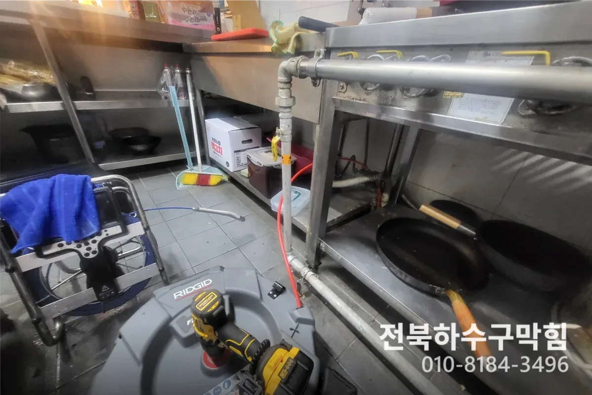전주시 삼천동 변기막힘 변기출장 작업 전 배관 상태 진단 (긴급변기막힘)