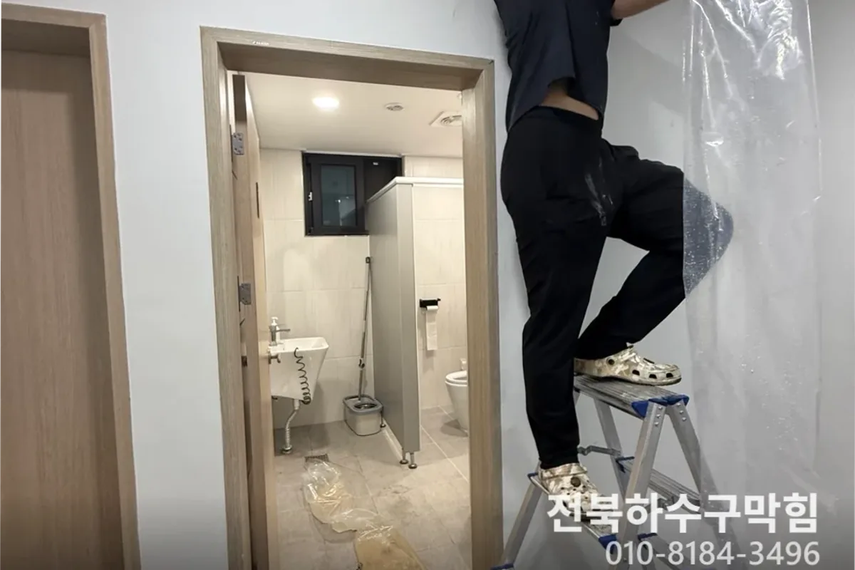 전주시 풍남동 변기막힘 전문 장비 투입 작업 중 (풍남동변기물안내려감)
